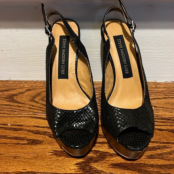STEVE MADDEN LUXE womens sandals size 6 - Picture 1 of 8